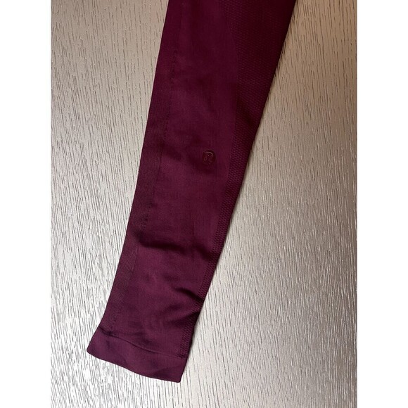 Lululemon Zone In Crop 4 Leggings Pants Compression Seamless Yoga Cranberry High - Picture 4 of 5
